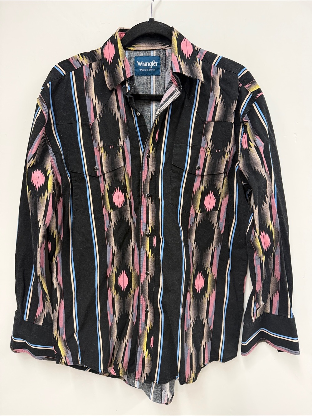 Wrangler Men’s Black Patterned Western Shirt with Pink Accents